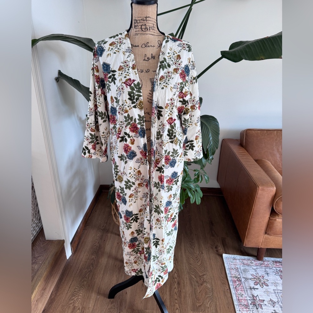 Women’s long floral duster